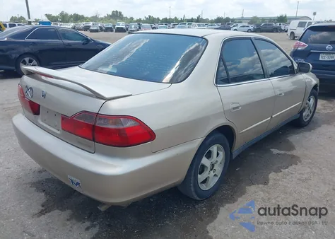 2000 Honda Accord 2.3 Se z USA, uszkodzony, nr VIN 1HGCG5678YA048587